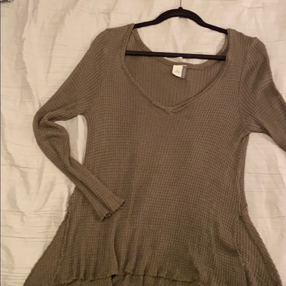 Light long sleeve sweater